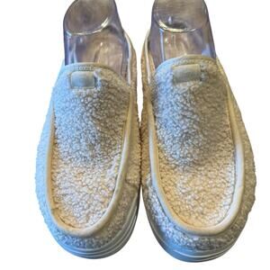 Hey Dude Austin Lifts in a Cream Sherpa Slip On Shoes in a Womens 9.5